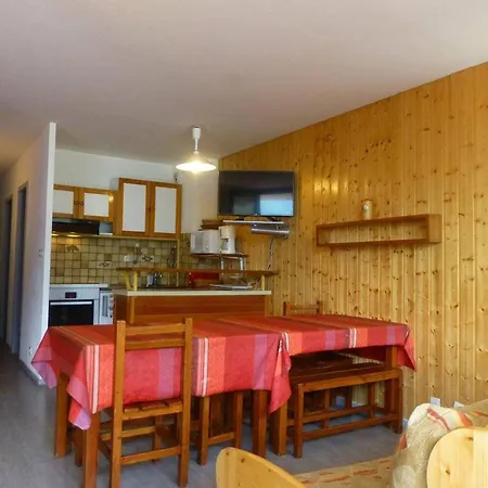 Apartment Spacieux 2 Pieces Pour 9 Personnes Avec Terrasse A Plan - Fr-1-757-104 *